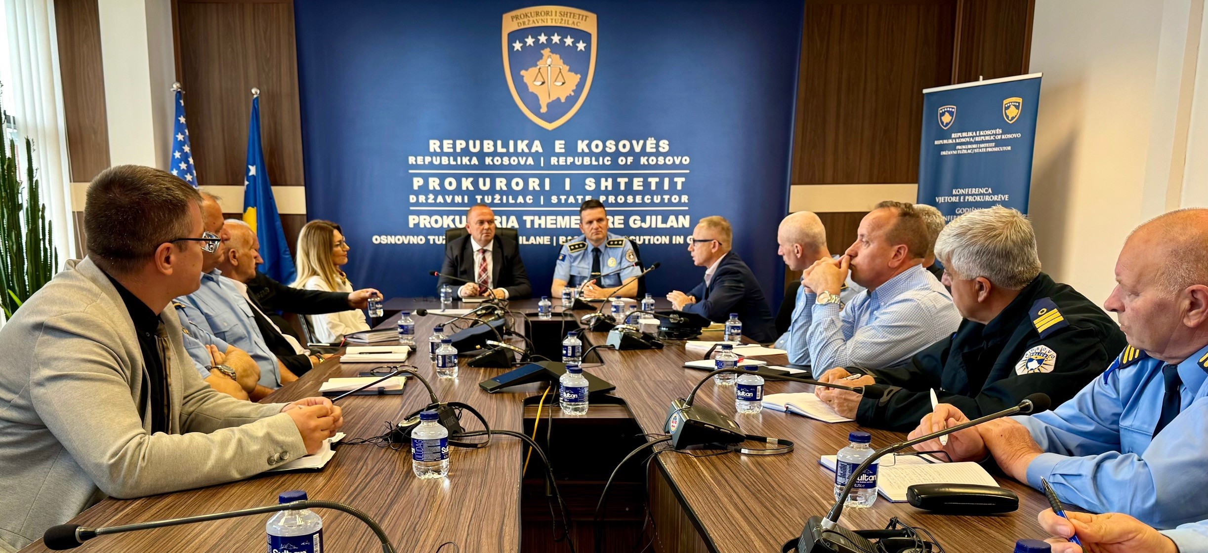 Kryeprokurori Kadriu priti në takim Policinë e Kosovës për regjionin e Gjilanit