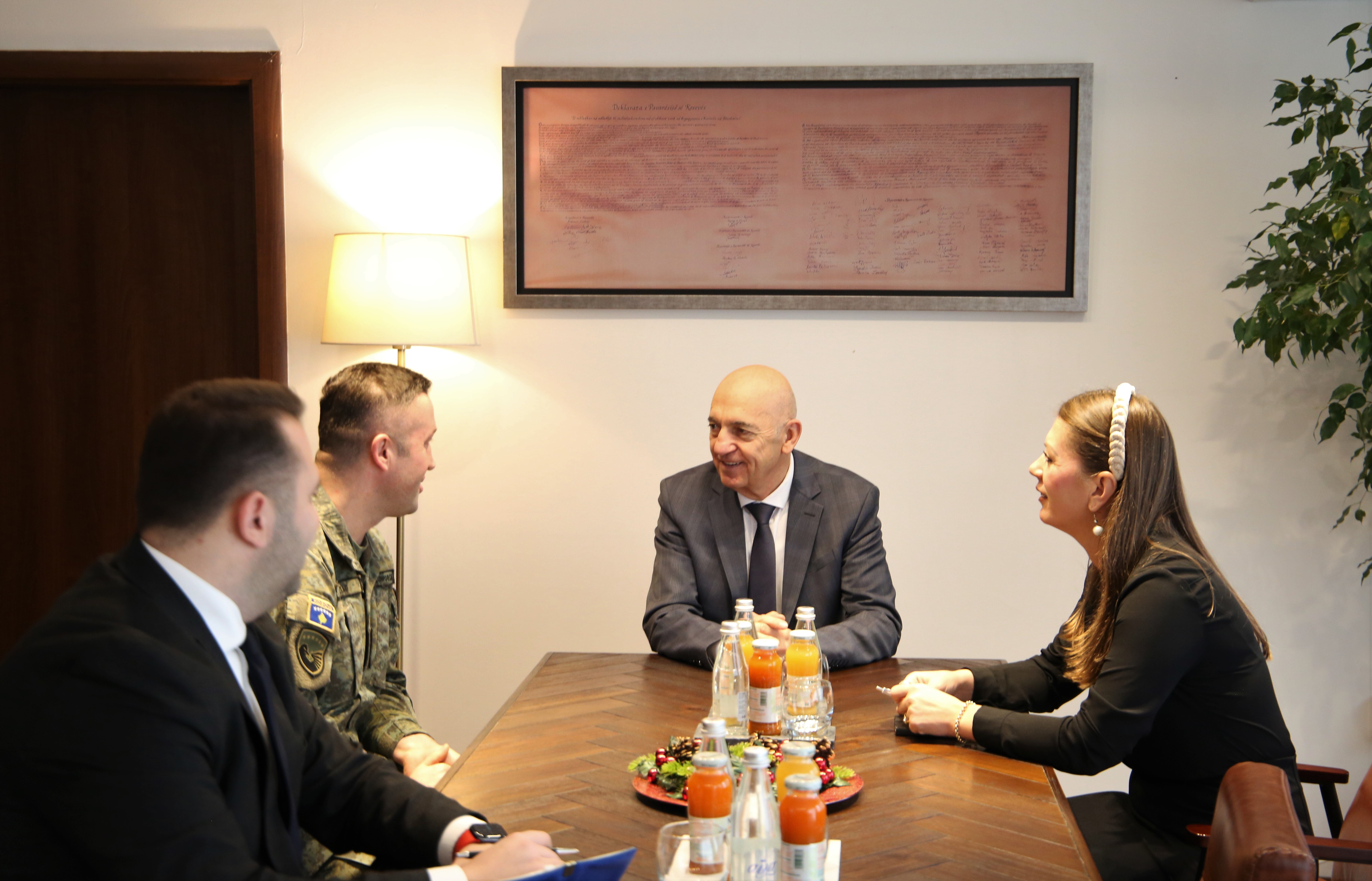 U.D. Kryeprokurori i Shtetit dhe Komandanti i Policisë Ushtarake të FSK-së diskutojnë për thëllimin e bashkëpunimit