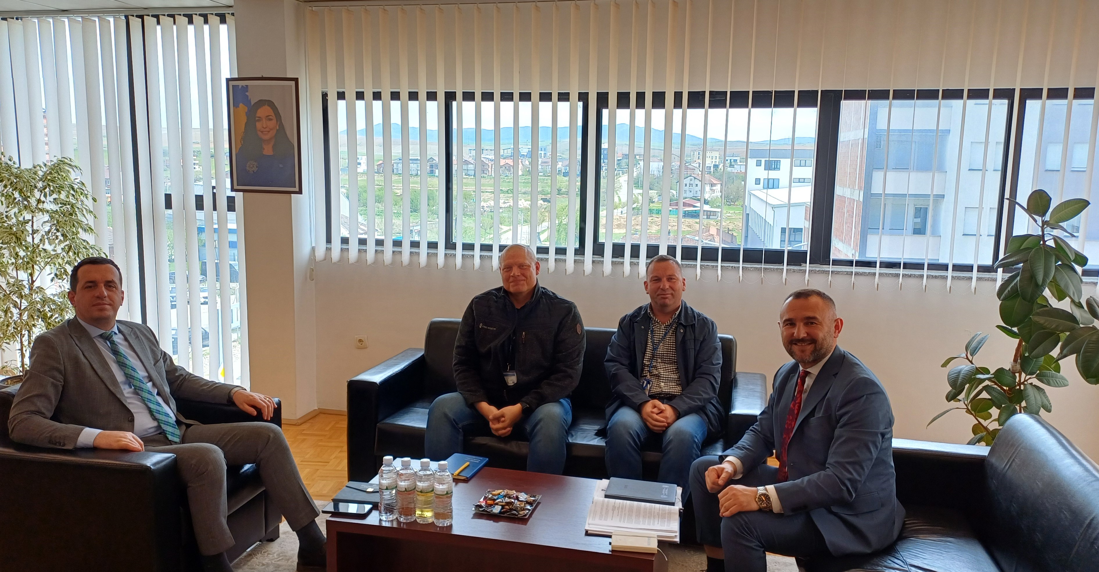 Kryeprokurori Enis Gashi dhe prokurori Kastriot Memaj, pritën në takim Z. Vesa Satamo, nga Njësia për Monitorimin e Krimeve të Mjedisit në EULEX