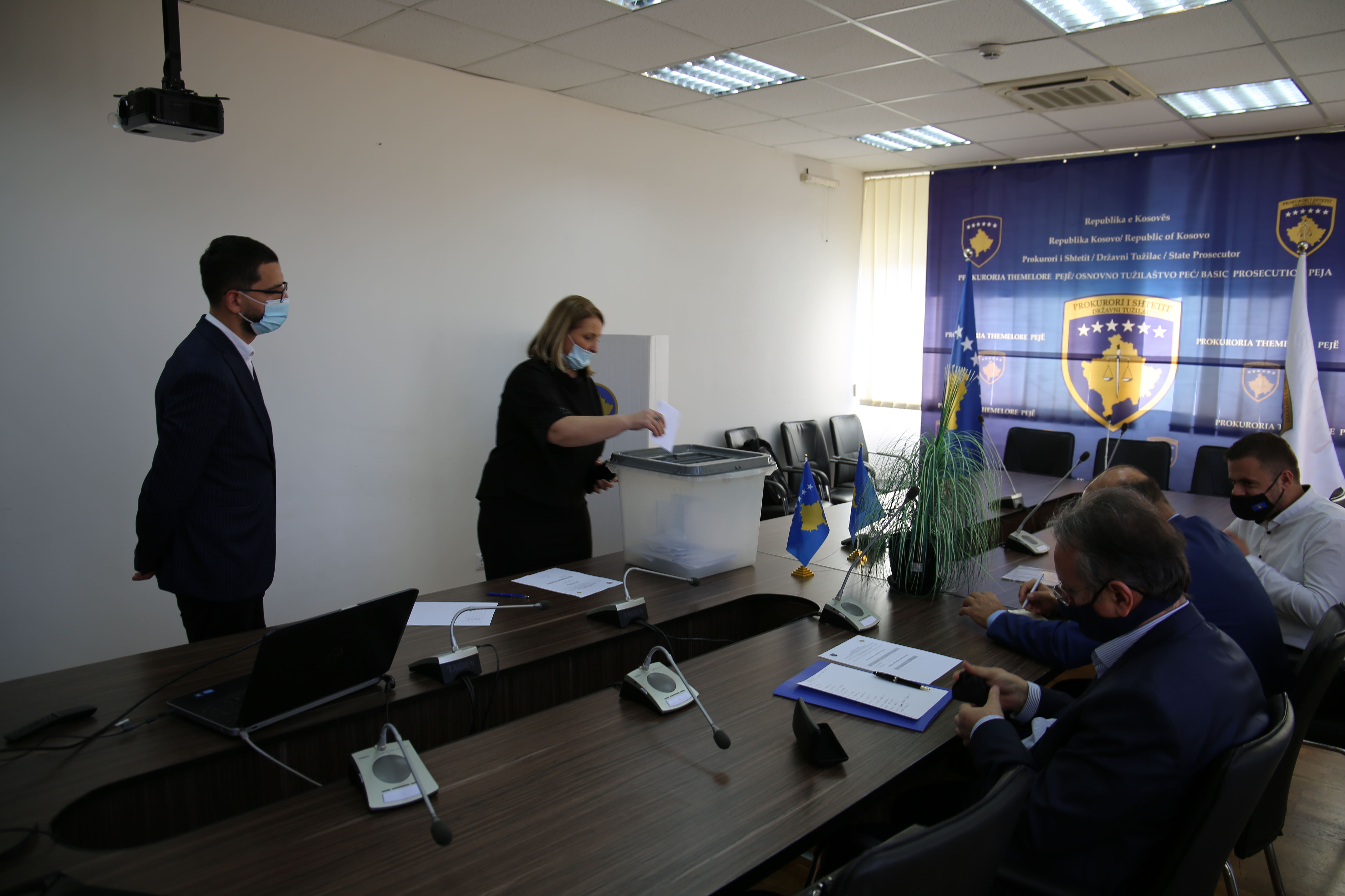 Voting process for the election of KPC members from the ranks of the Basic Prosecution of Mitrovica and Peja takes place