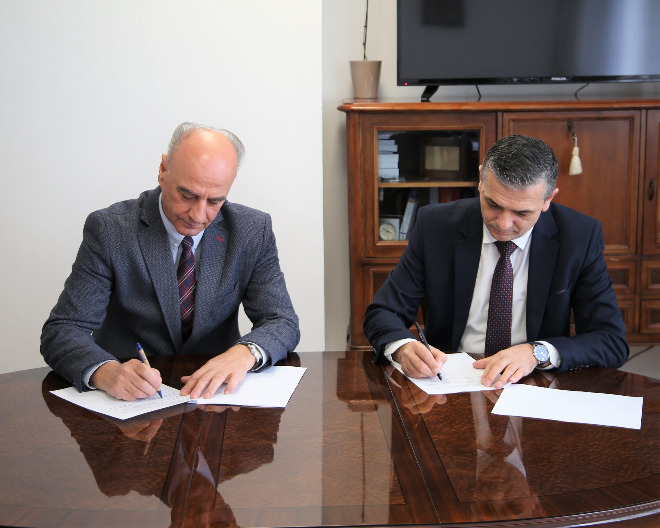 The Kosovo Prosecutorial Council and the Academy of Justice sign a memorandum of understanding