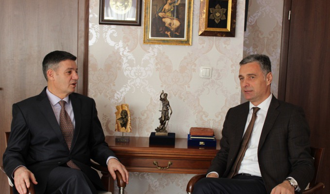 Kryeprokurori Lumezi priti në takim drejtuesit e Odës së Avokatëve të Kosovës