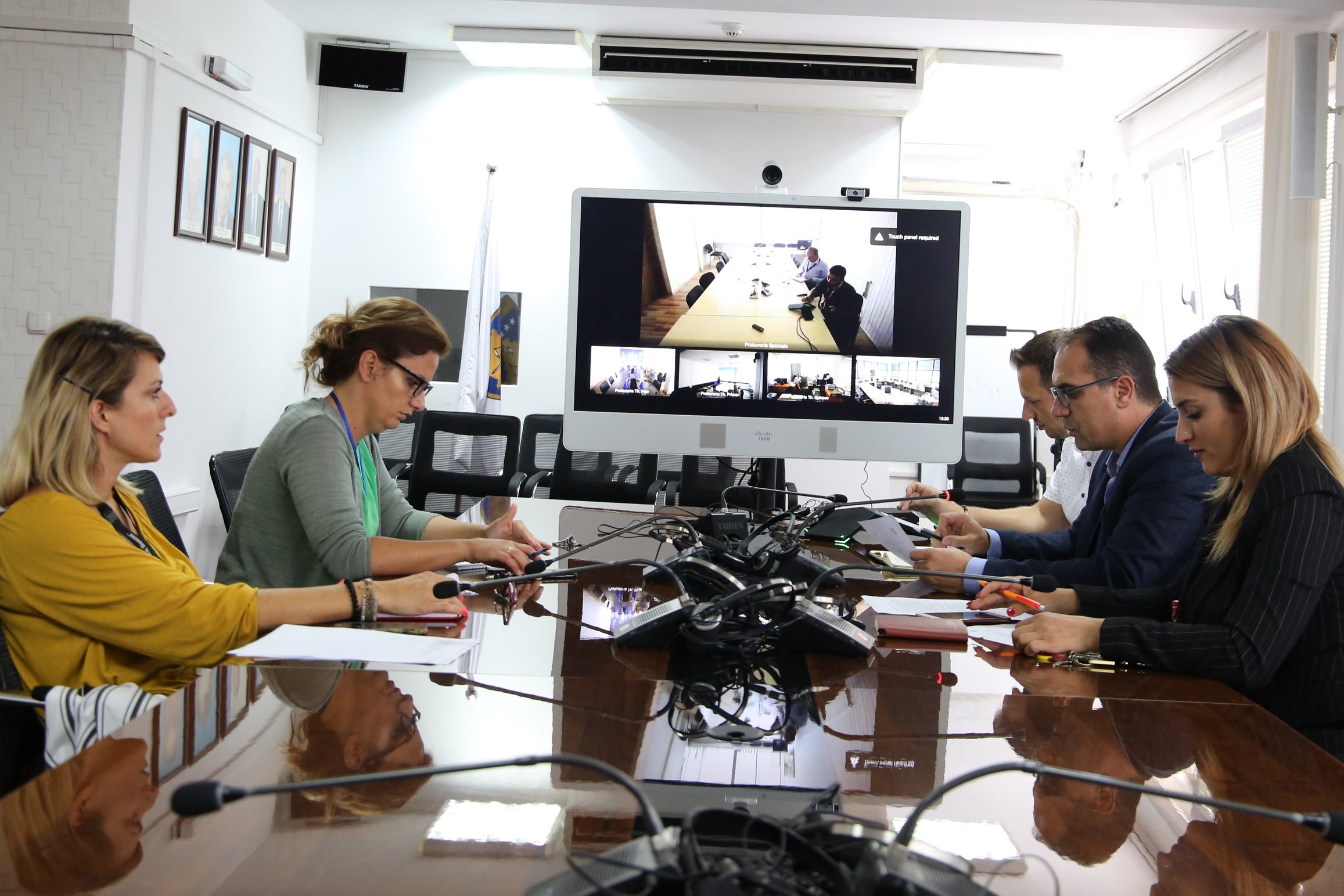 Mbahet takim me administratorët e prokurorive përmes videokonferencës