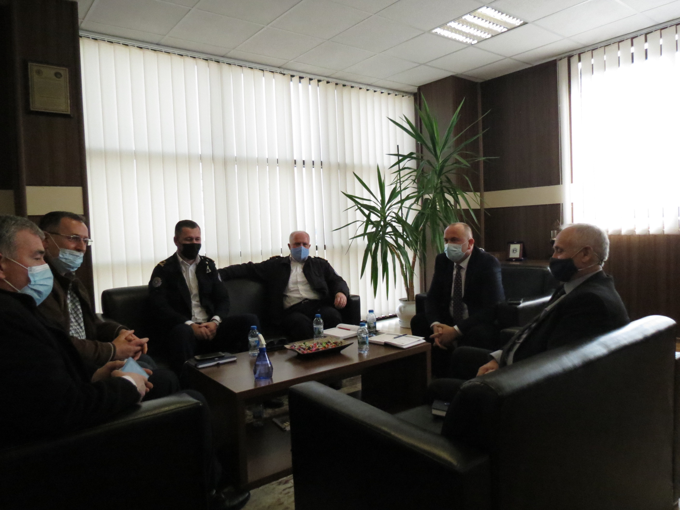 Kryeprokurori Kadriu priti në takim udhëheqës nga Dogana dhe AVUK-u për regjionin e Gjilanit
